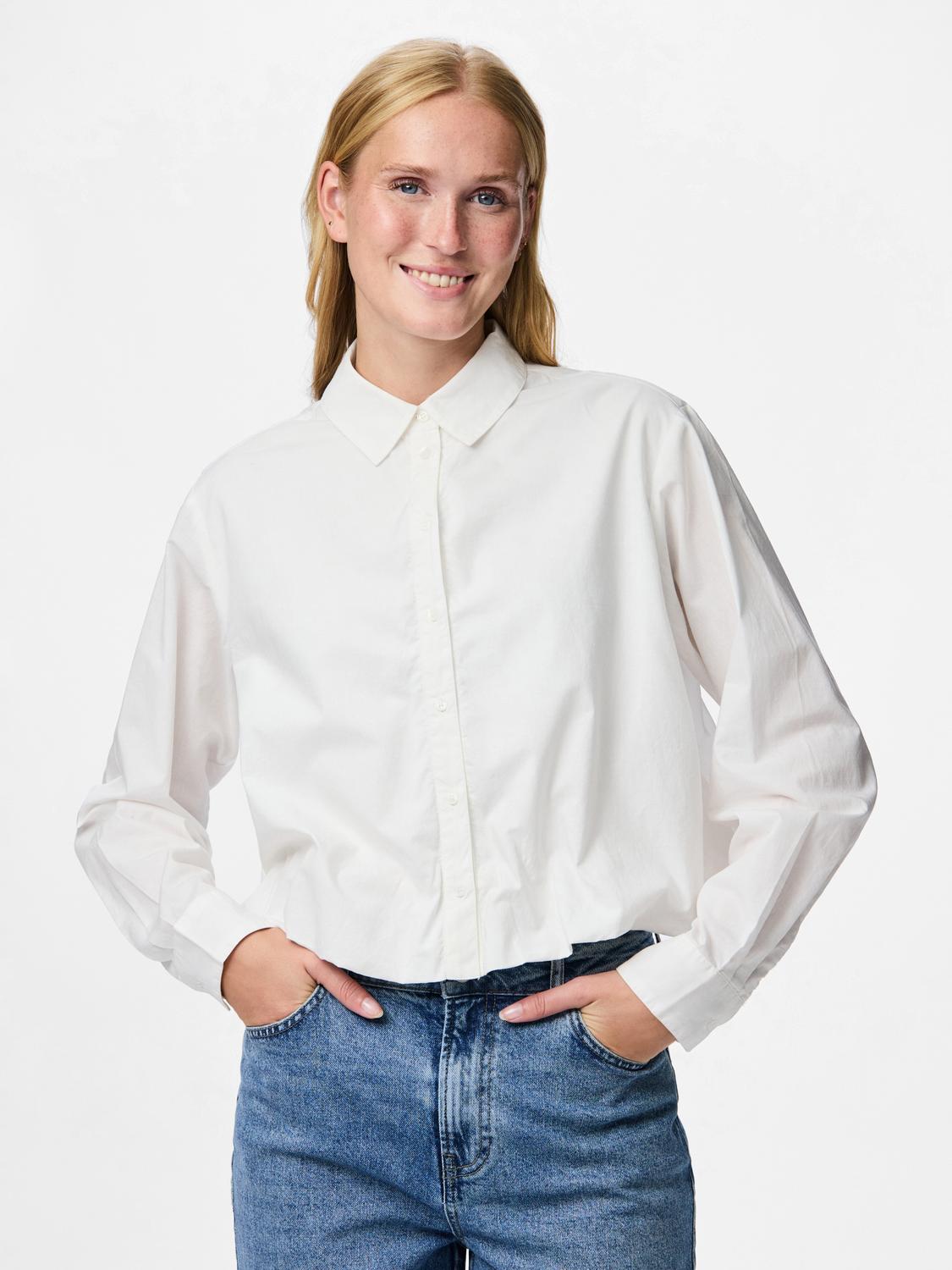 model_shot-front